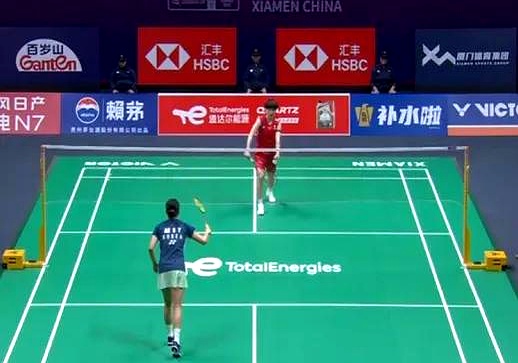 爱游戏-包含羽毛球赛场再起风云：燕赵青龙队击败漓江火狐队，脚步移动更到位边后卫成为亮点的词条